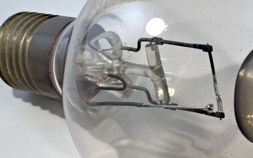 Royal Ediswan Pointolite Arc Lamp 100 C.P. 100V-250V