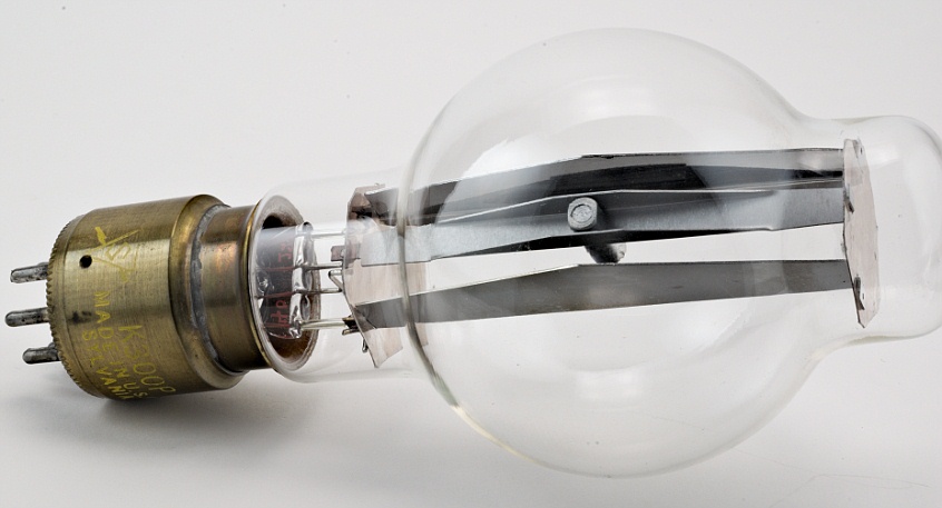 Sylvania Zirconia Concentrated-Arc Lamp K300P