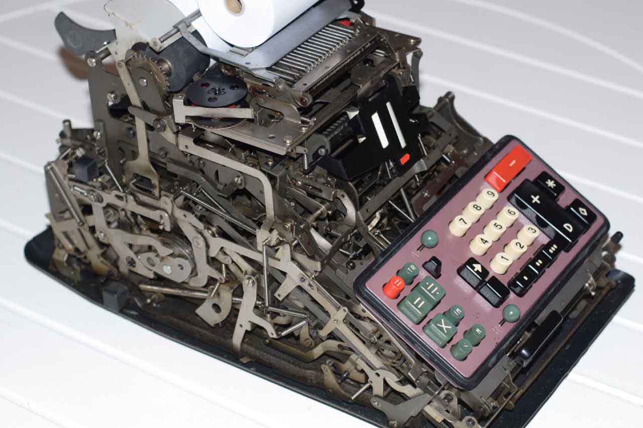 Olivetti Divisumma 24 Calculating Machine