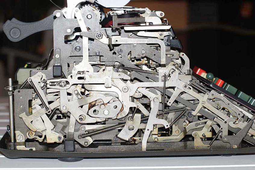 Olivetti Divisumma 24 Calculating Machine