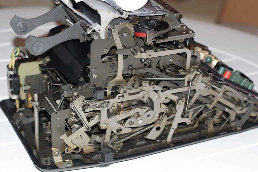 Olivetti Divisumma 24 Calculating Machine