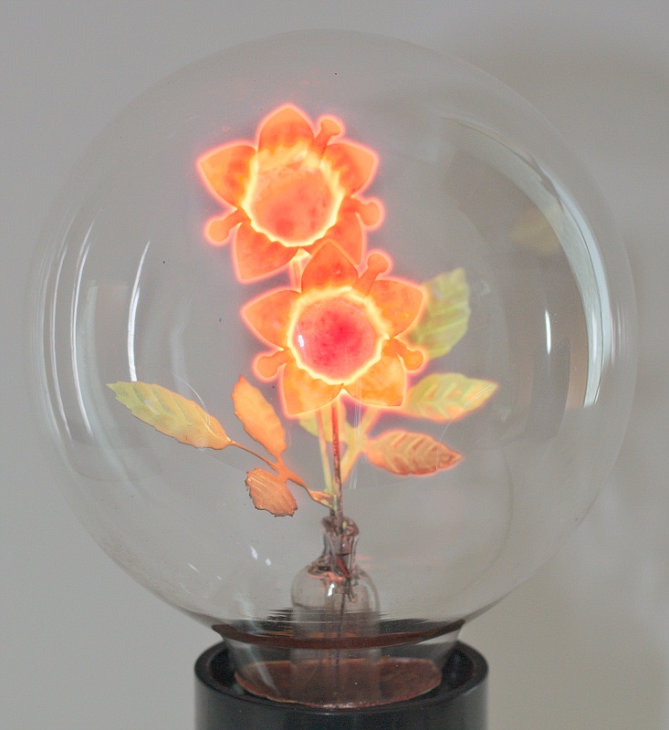 Figural Glow Light Bulb Flower 120V TAIWAN