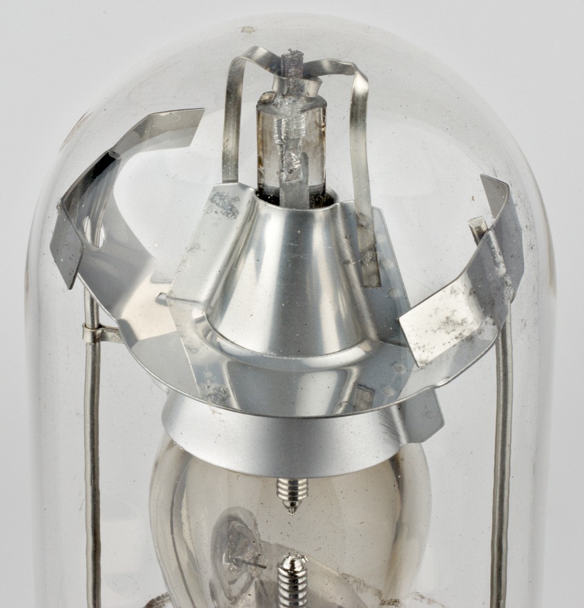 BTH 185W ME/D 200/250V D.C. Compact Mercury Vapour Lamp