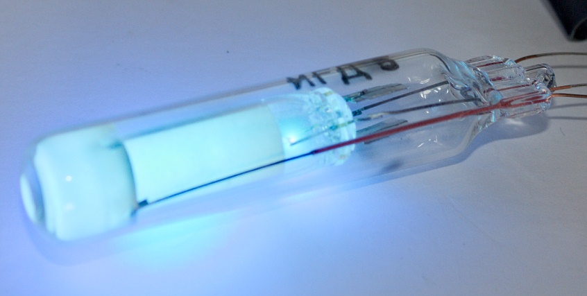 IGD5 Ultraviolet Indicator