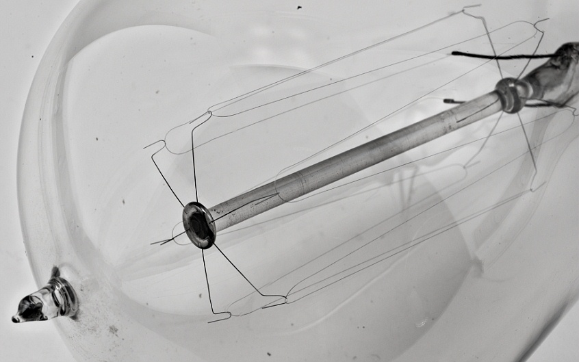 Drawn Tungsten Filament Lamp