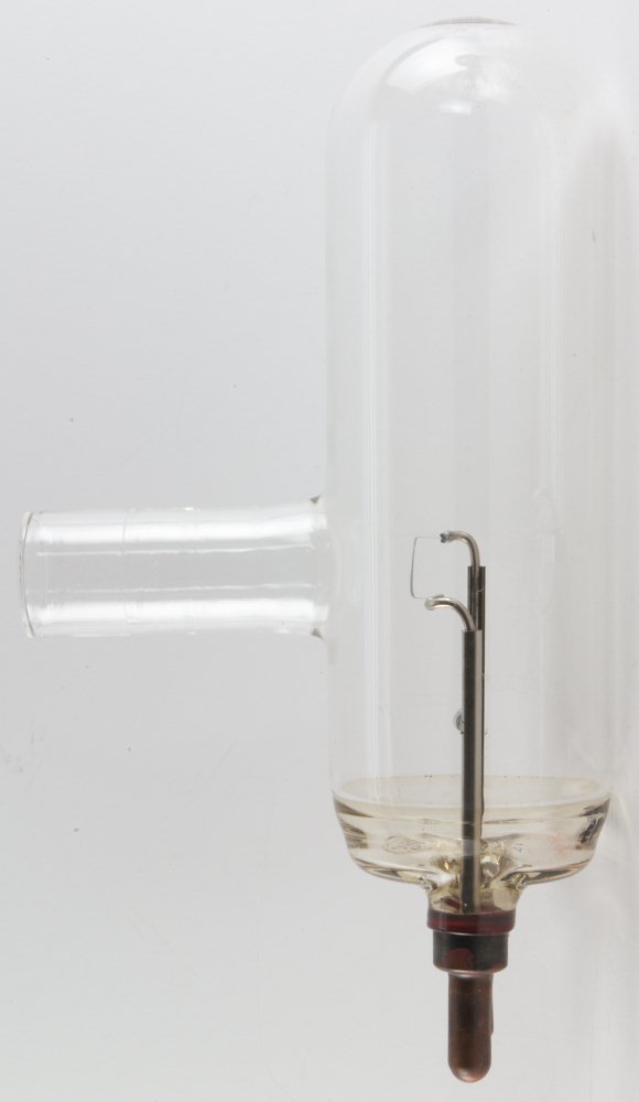 GENERAL ELECTRIC ULTRAVIOLET SPECTRUM 3.5V 30A