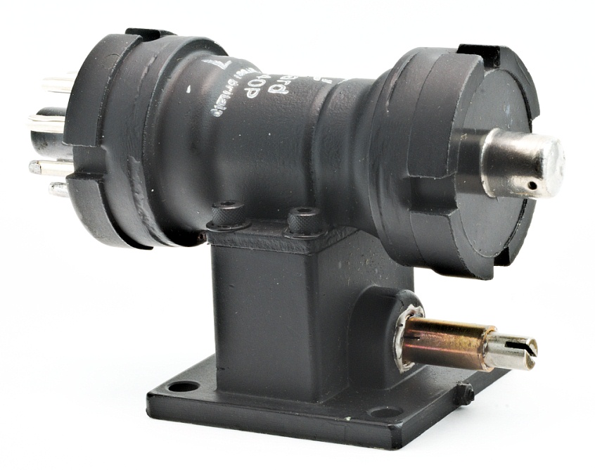 Mullard KS9-40P Mechanically Tuned X-band Klystron