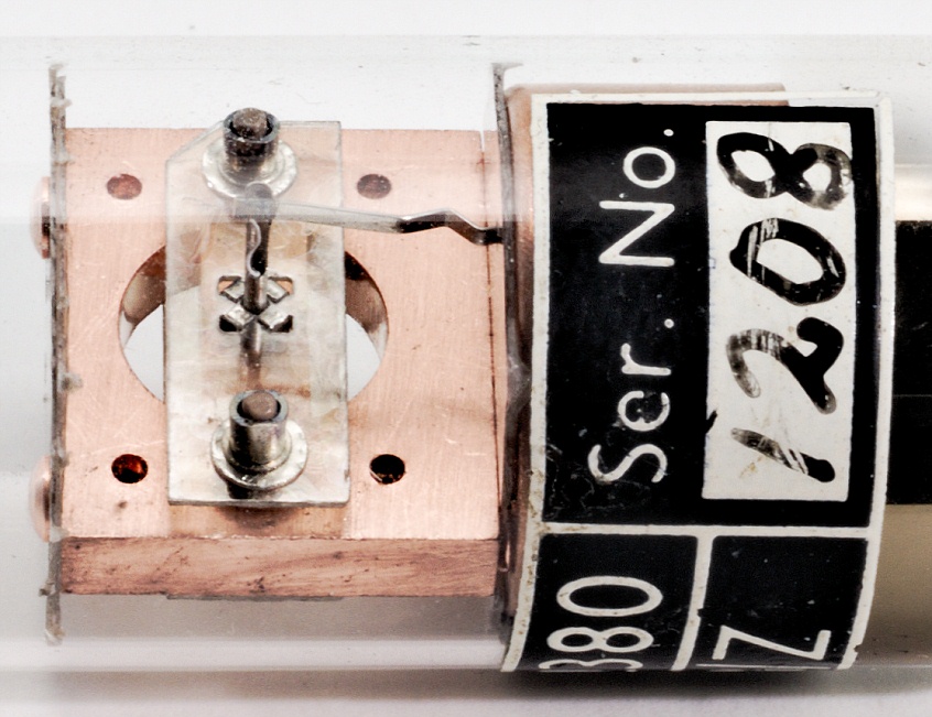 CV2380 Miniature X-Band Pulse Magnetron