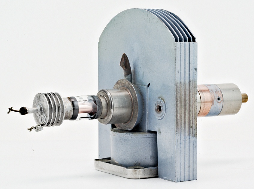 Raytheon 6248 / QK311 Magnetron (without Magnet)