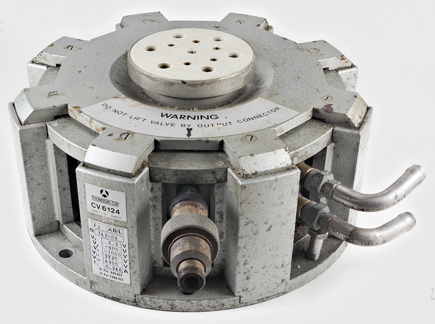 THOMSON-CSF CV6124 = CMA1232 = VX9239 Water-cooled M-Type Carcinotron