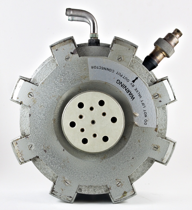 THOMSON-CSF CV6124 = CMA1232 = VX9239 Water-cooled M-Type Carcinotron