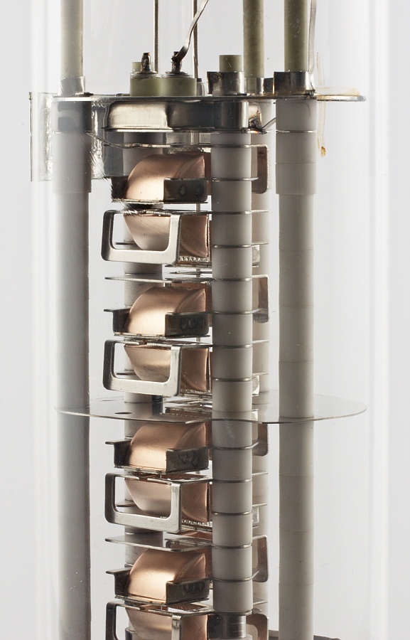 EMI 9707B 17 Stages Windowless Photomultiplier