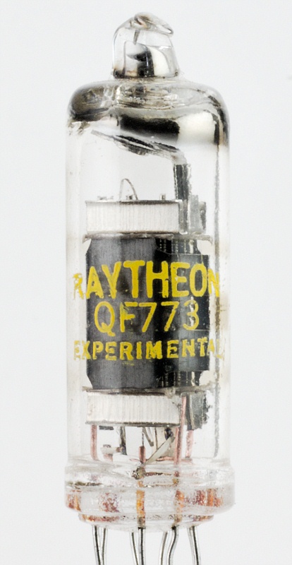 RAYTHEON QF773 Subminiature Experimental Pentode