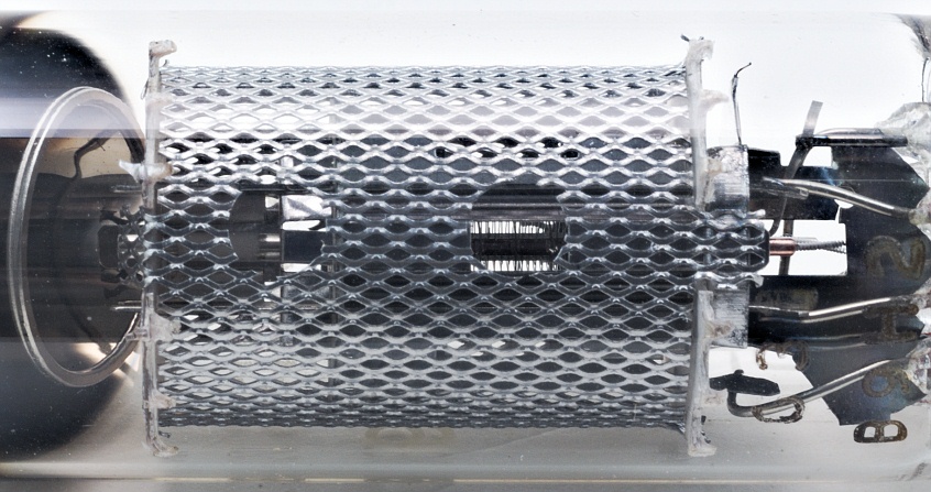 PHILIPS EBF89 Double Diode-Pentode