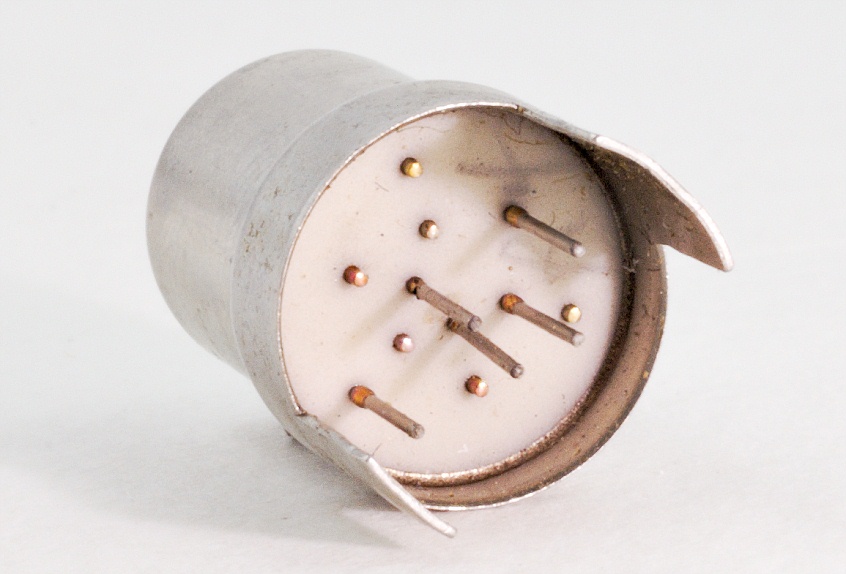RCA Nuvistor JAN-7586 Medium-Mu Triode