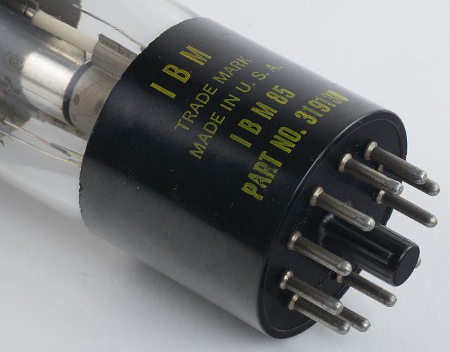 IBM-85 Williams-Kilburn Electrostatic Memory Tube