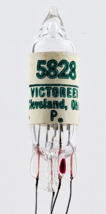VICTOREEN 5828 Subminiature Medium-Mu Triode