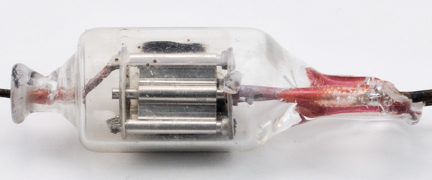 VR92 10E/105 Miniature UHF Signal Diode