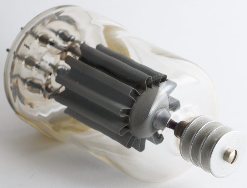 Experimental Eimac triode based on the 826