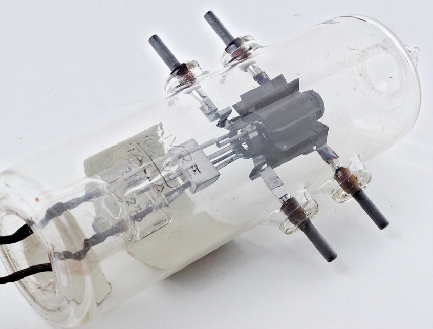 FIVRE UC-150 UHF Transmitting Triode