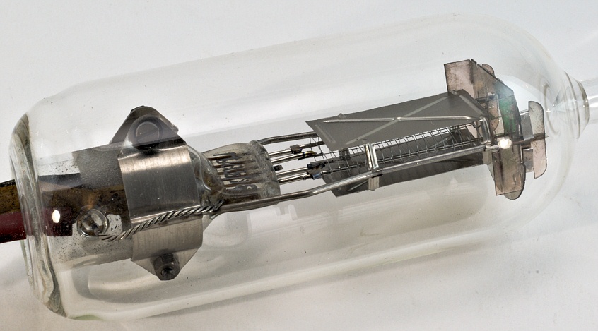 STC Hot Cathode Ionisation Vacuum Gauge M103/1G