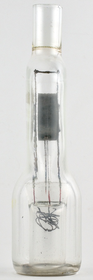 TESLA VC2M Penning Cold Cathode Vacuum Gauge