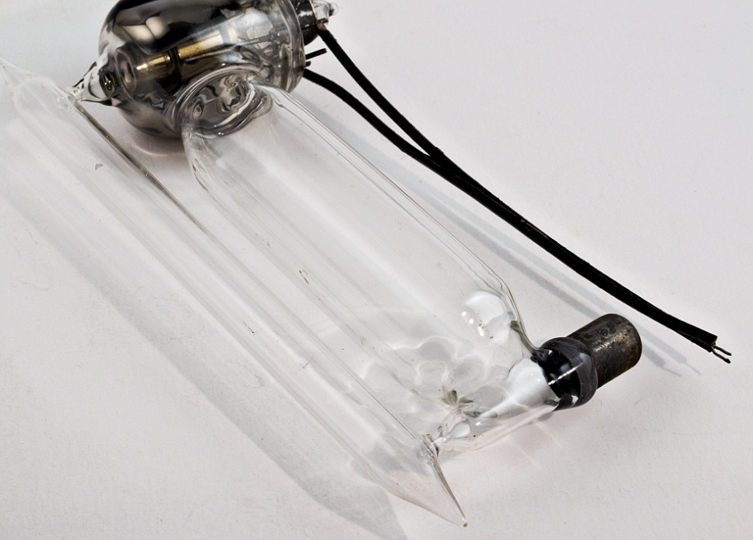 Experimental tube (Spectral lamp?)