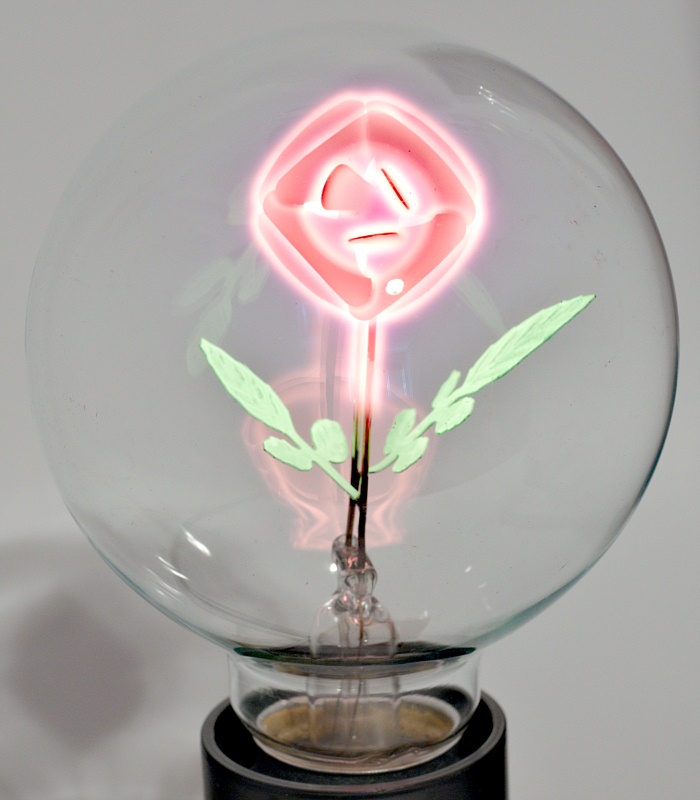 X0012RLBNB 532239 Figural Glow Light Bulb E26/E27 “Rose”