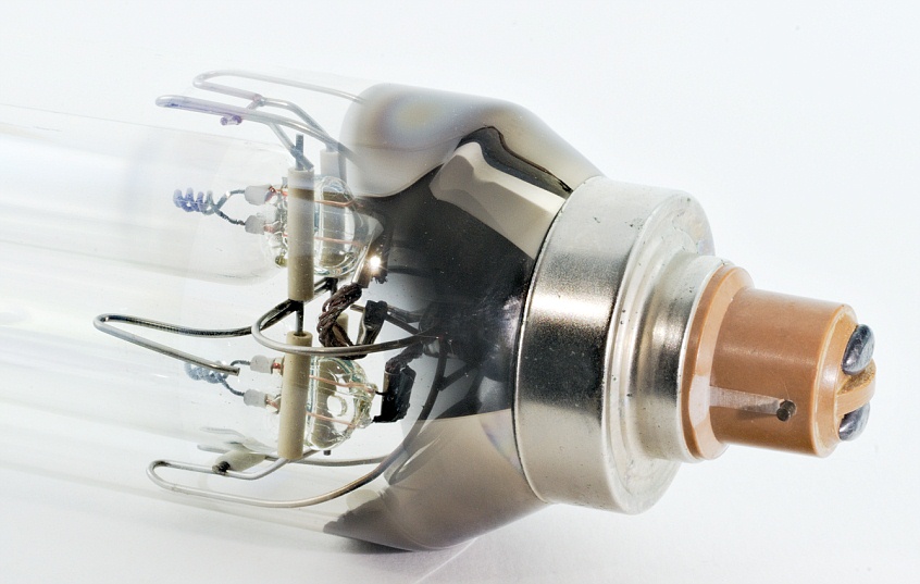 OSRAM Na135W Niederdruck Natriumdampflampe
