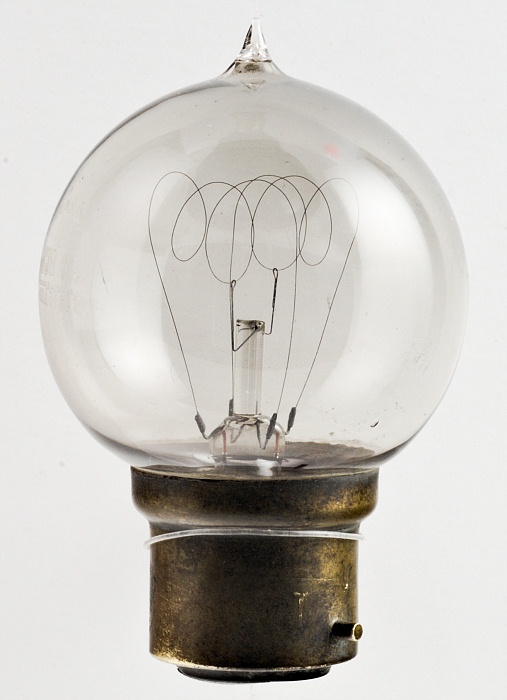 ROBERTSON G.E.C. Ltd 230V 8CP Carbon Filament Lamp
