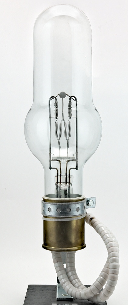 RADIUM 65V/3000W 14.1 Searchlight Lamp