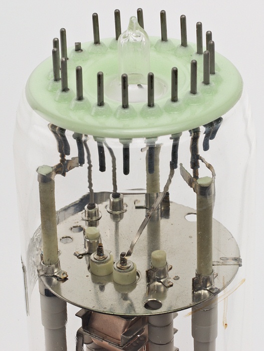 EMI 9707B 17 Stages Windowless Photomultiplier
