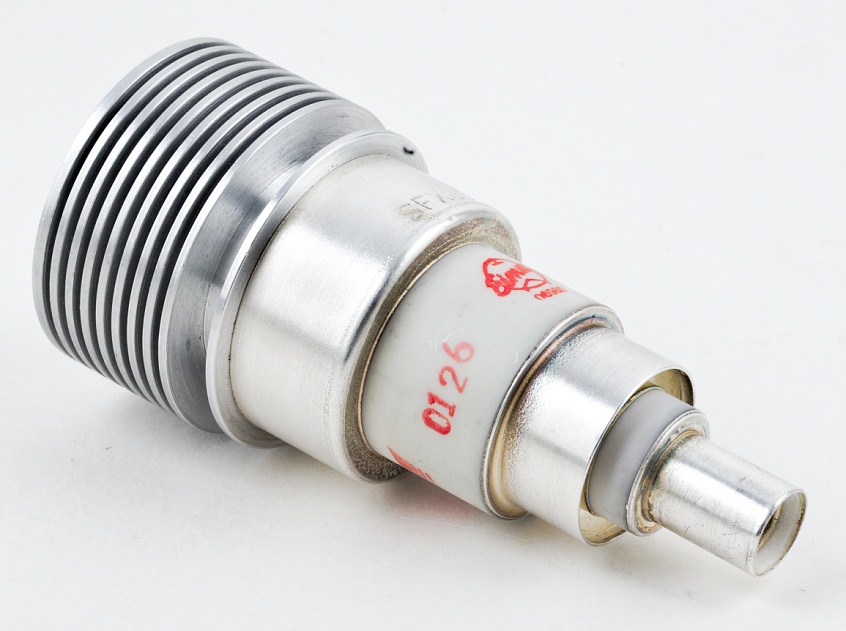 EIMAC 8533 UHF Planar Triode