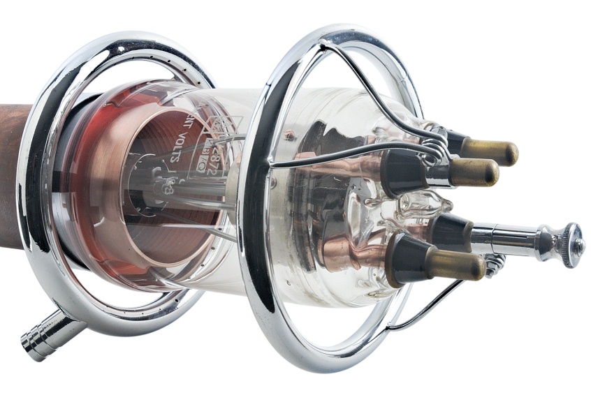 EEV BW153 Water Cooled Transmitting Triode = CV2872