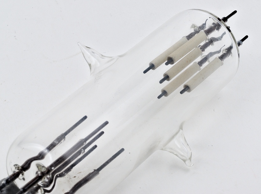 Unknown tube, no marking, function unknown