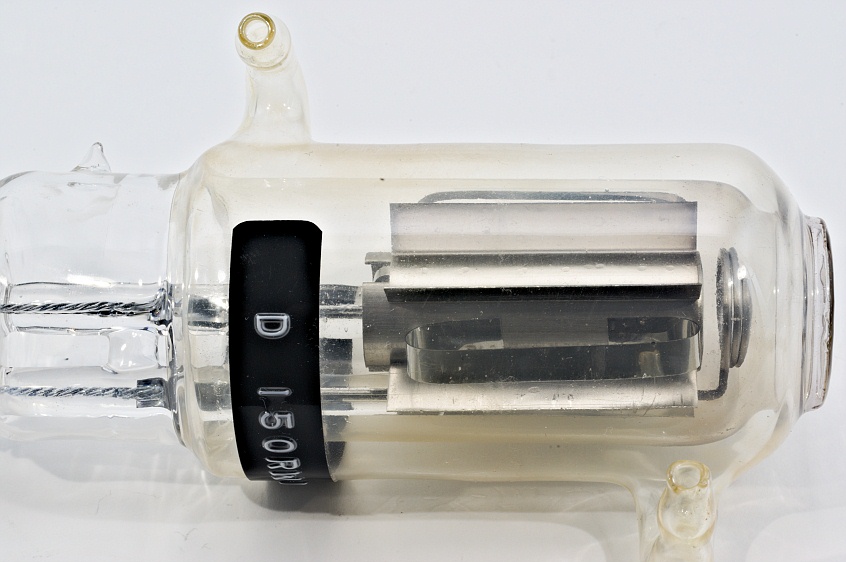 Wassergekühlte Deuteriumlampe D 150RW Nr.128