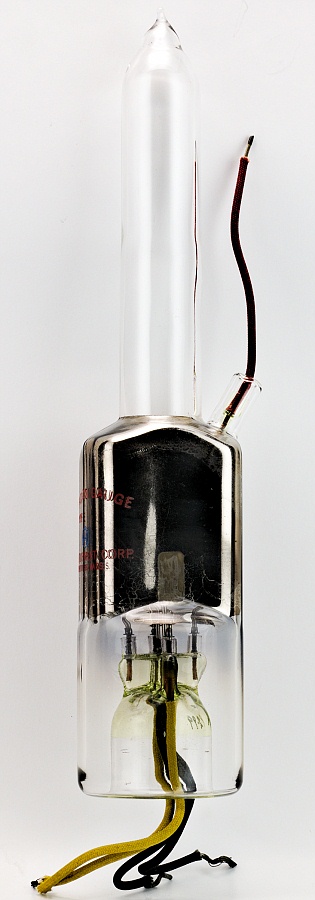 NRC Type 552 Cold-cathode Redhead Vacuum Gauge